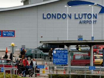 Luton Airport Transfers in Ravenscourt Park